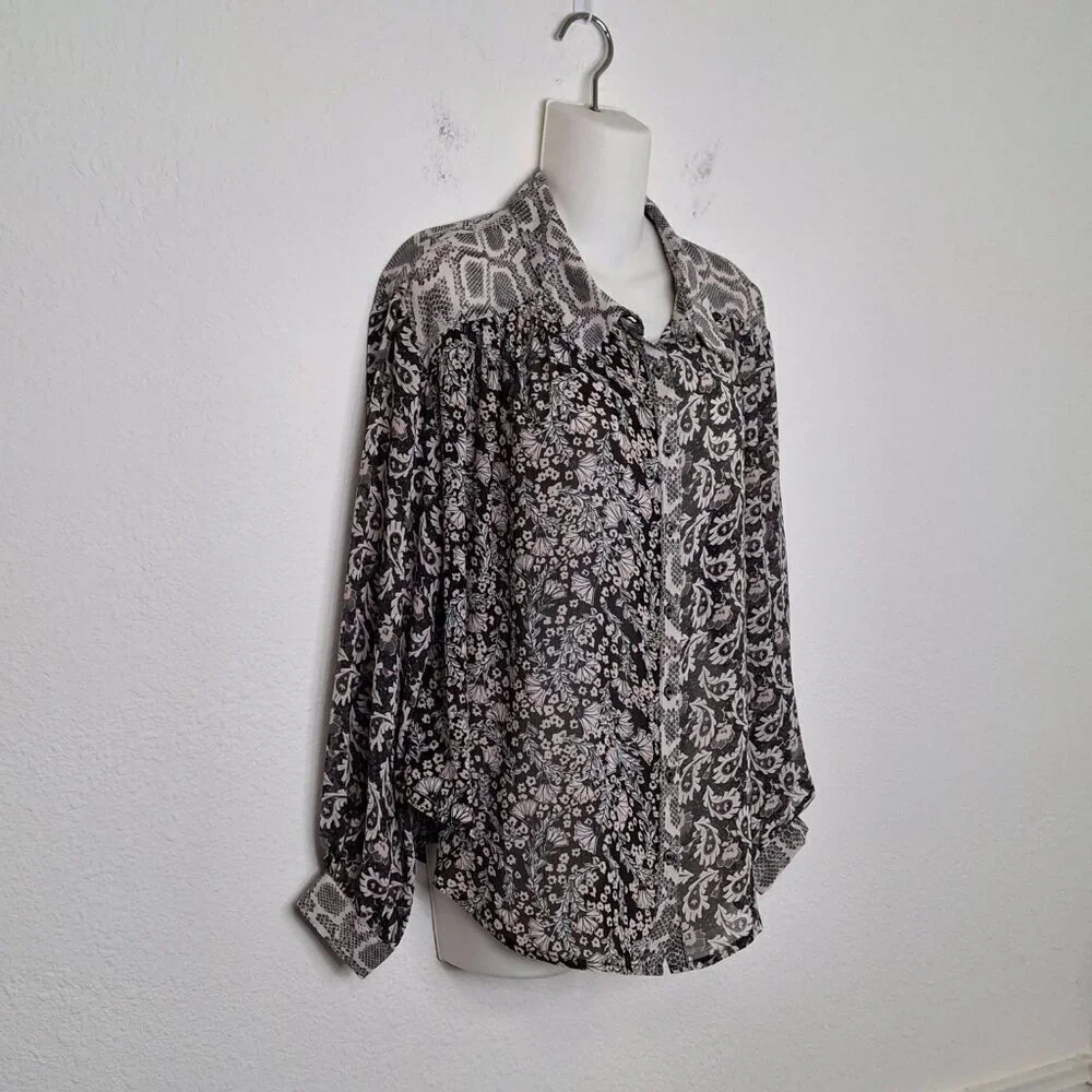Free People Floral Blouse Animal Print Sheer Sz S Flowy Relaxed Fit Boho Preppy